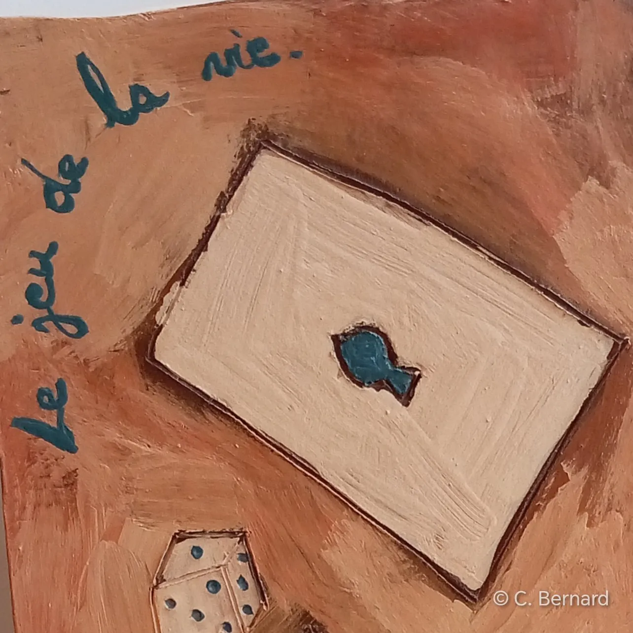 Une boîte de terre craquelée, miroir des hasards qui sculptent nos destins. À l'intérieur, l'ombre d'un homme suspendu, ses extrémités teintées d'un bleu électrique, comme figé dans l'instant où le jeu bascule.